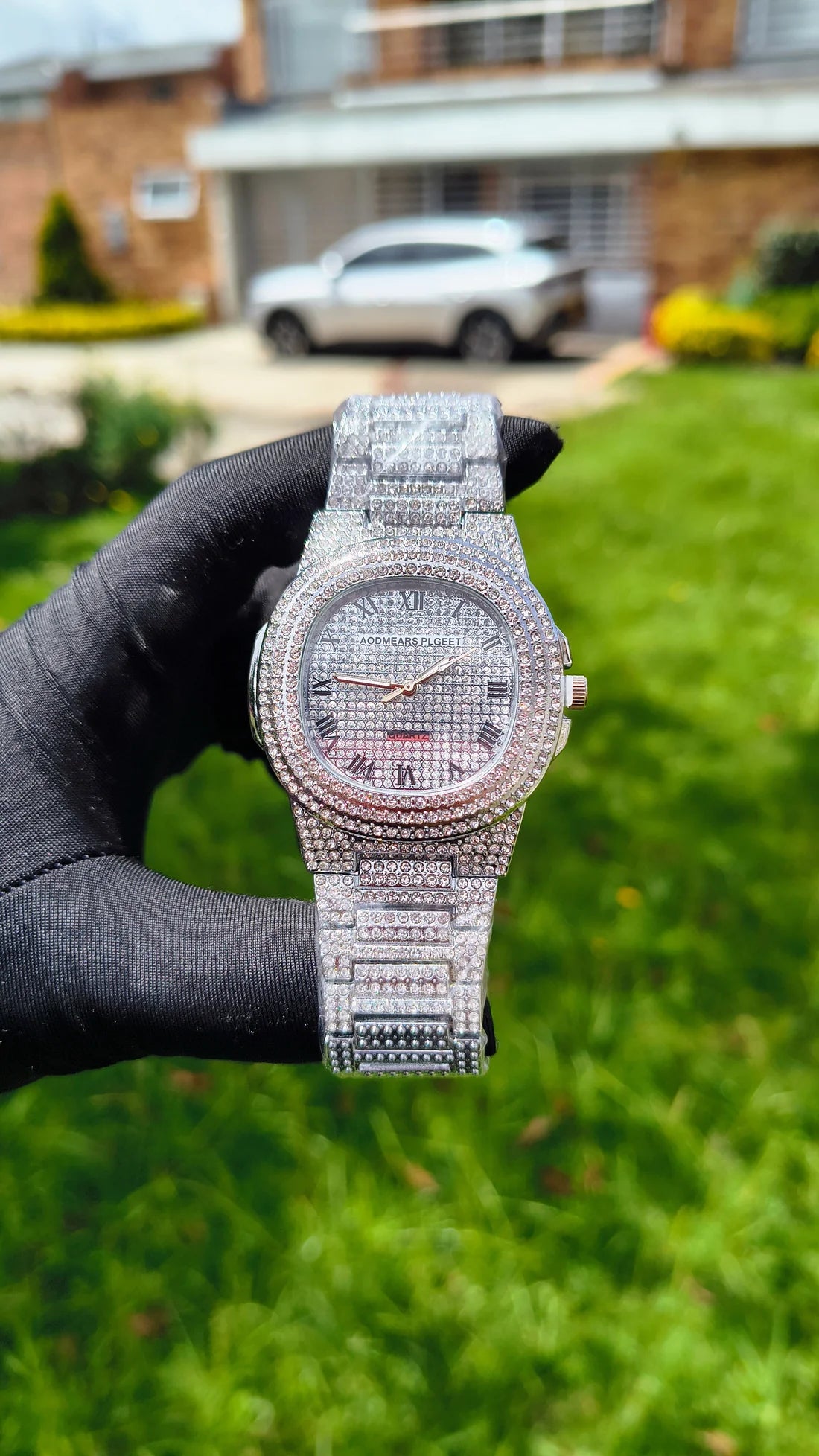 Reloj Plateado Ovalado Contramarcado